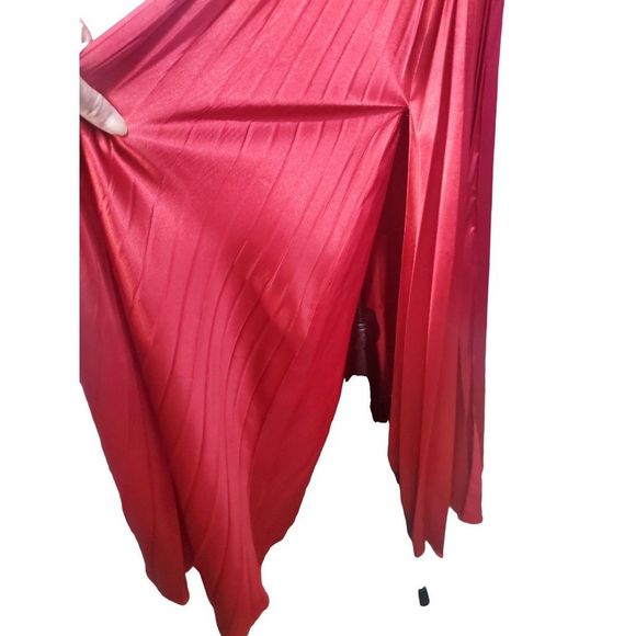 Le Gala Tony Bowls Womens Red Embellished Gown Size 8 - Picture 11 of 12